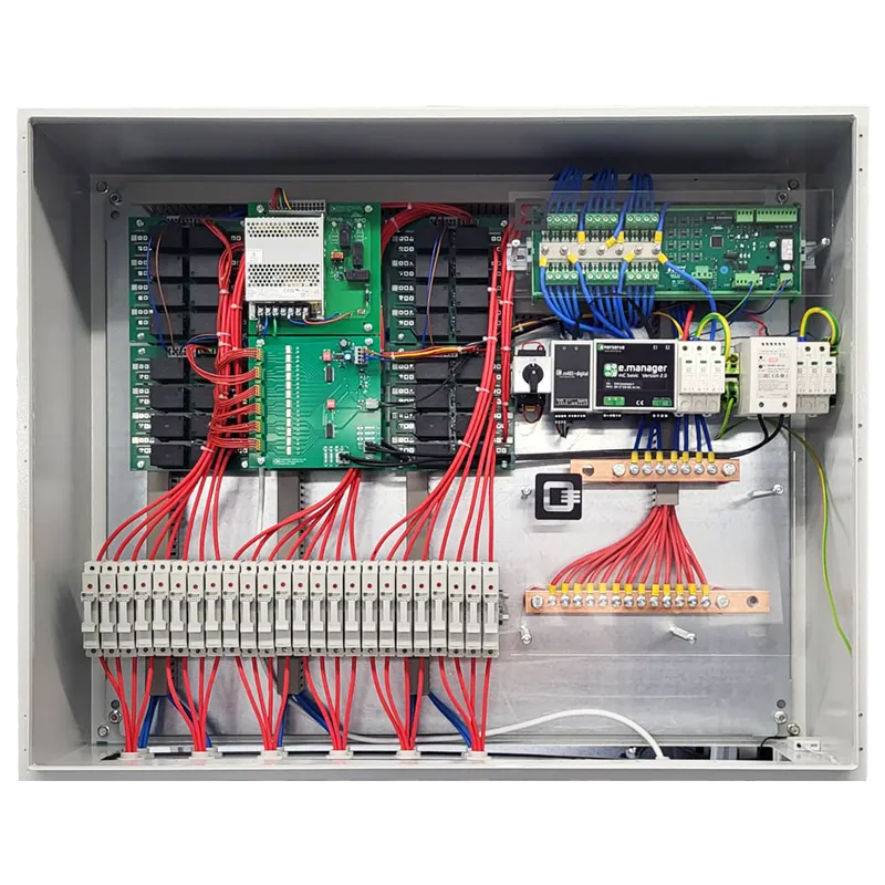 Super Multi Box – Smart DC Combiner mit PV-String Fehler Diskriminator 14 Super Multi Box DC Combiner für Freifeld und Agri PV mit Zentralwechselrichter - patentierte Lösung inklusive PV String Fehler Diskriminator und Feuerwehrschalter. Kundenspezifisch gebaut.