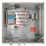 AC Connection Box (Technical Aspects) 18 250 A AC Connection Box (Inverter - Grid Transfer Point). 1 Inverter input. Standard TN-C, option TN-S for inverter section. Coating: C4 (outdoor). Inverter busbar terminals: Inverter terminal 95–120 mm² – Requirement: 5 pieces. Grid transfer busbar terminals: Grid transfer terminal 95–120 mm² – Requirement: 5 pieces. Surge protection T1+T2: TN–S - 3+1 (L–N + N–PE). Remote signals: SPD failure, NH-OFF (potential-free). Cable entries inverter: • Inverter M75 (Ø 42–55 mm) × 1 Cable entry grid transfer: • Grid transfer M75 (Ø 42–55 mm) × 1 M20 membrane for signals/service.