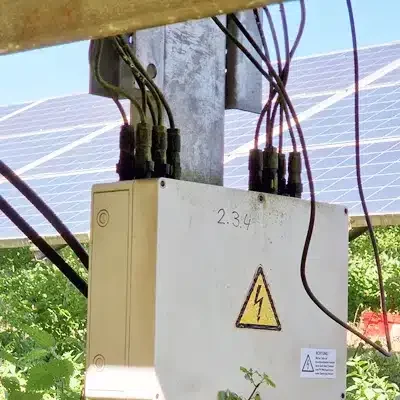 Generatoranschlusskasten PV (GAK) | Kundenspezifisch bis 1.500 V DC | Q3 7 Bestehender Generatoranschlusskasten im Solarpark als Grundlage für eine kundenspezifische Ersatzlösung