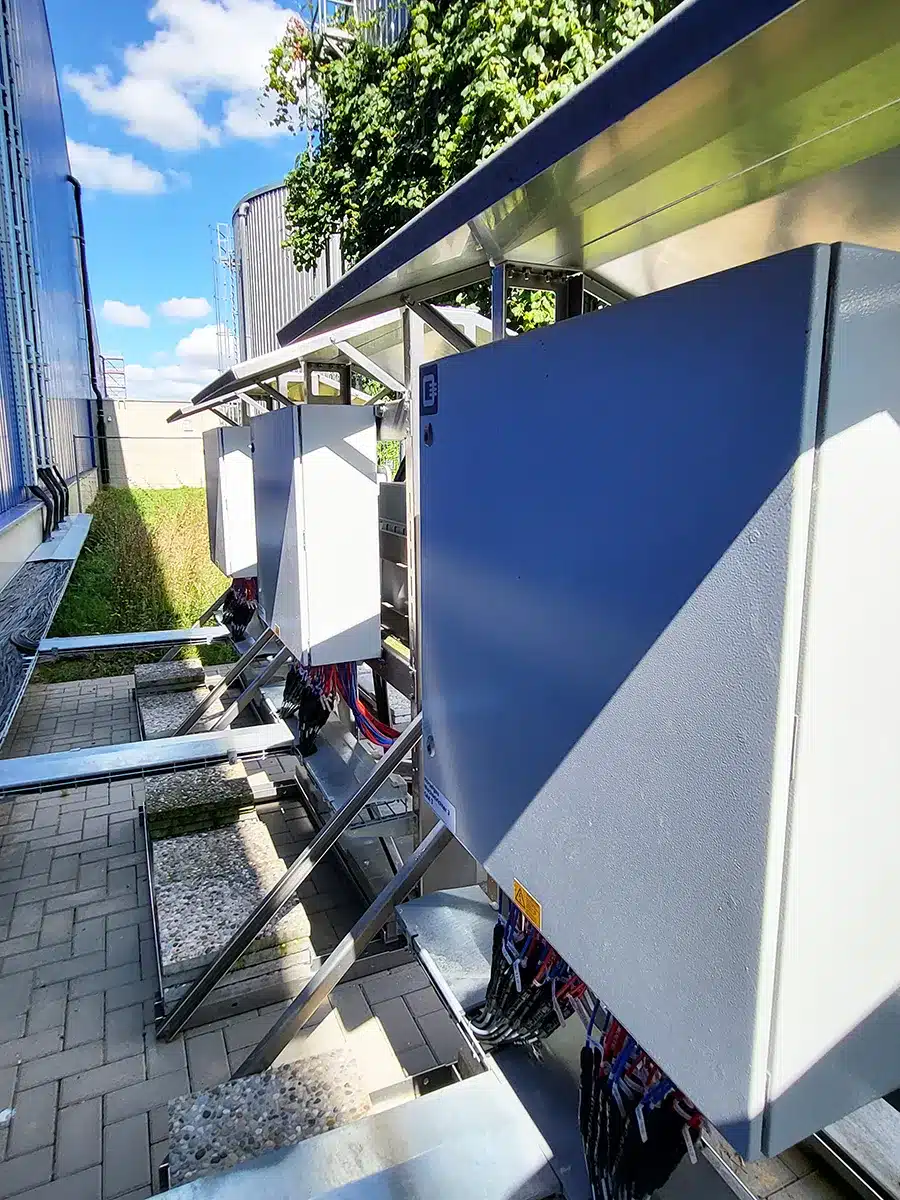 GAK für Huawei 330KTL 28 PV-Strings 1.500 V DC Strangsicherungen SPD T1+2 Feuerwehrschalter